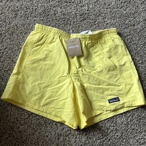 Patagonia Baggies Shorts Women's size XS  Pineapple Yellow 5" Pocket Active